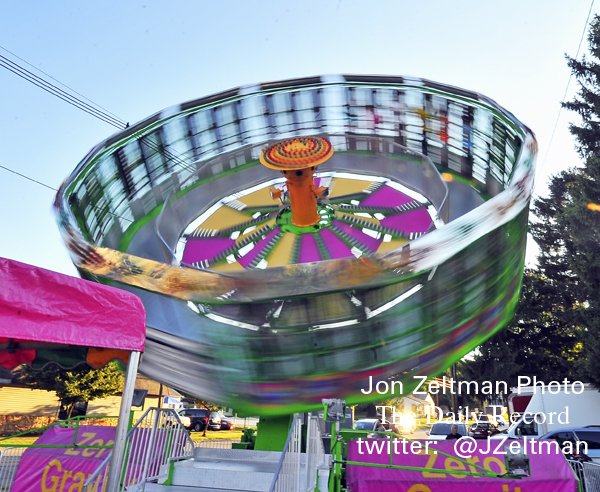 JZeltman's tweet photo. In @OrrvilleChamber at the carnival. See @TheDailyRecord for upcoming pics of locals having fun! https://t.co/w9cTYKKzeh