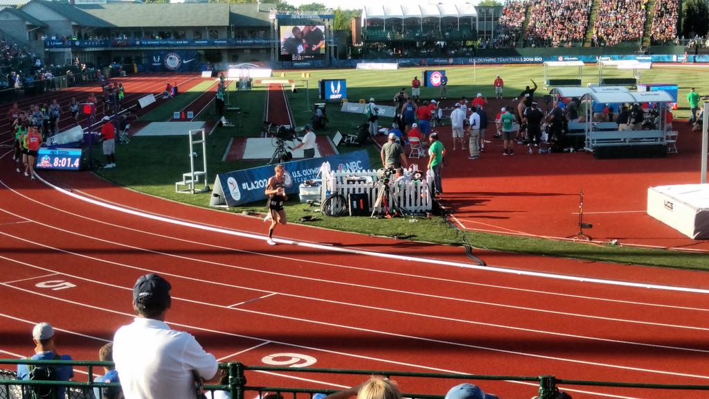 asadopasado's tweet photo. A partir de la sexta vuelta, Galen Rupp rompe el pelotón y se va en soledad #USATrails #unlimitedyou https://t.co/ufCLxtjwqO