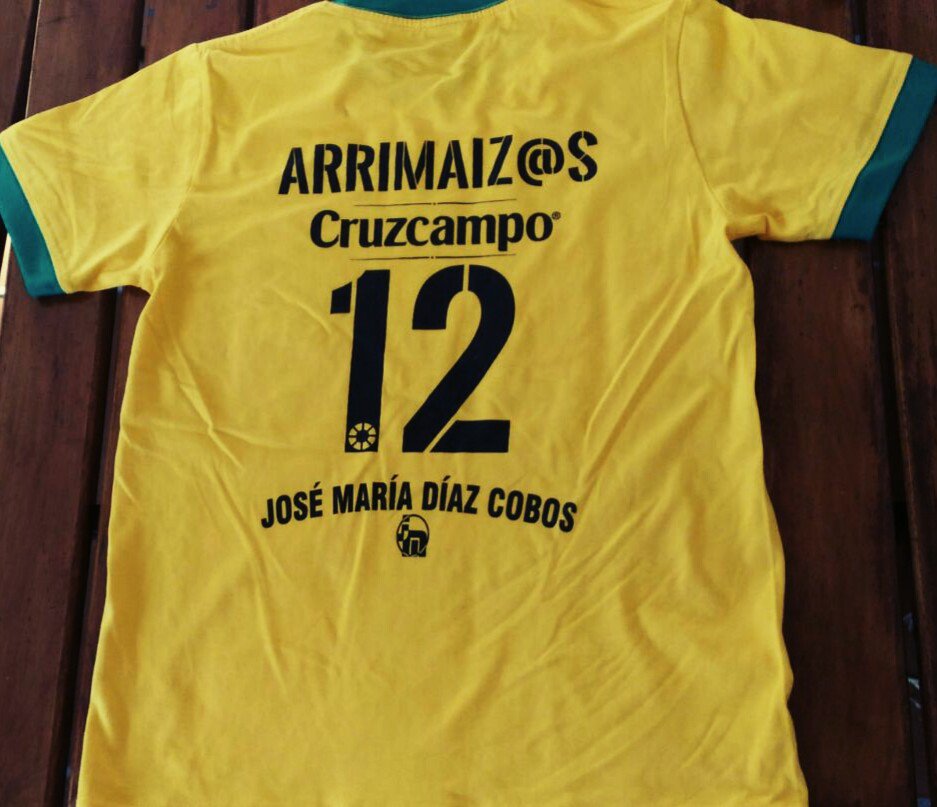 arrimaizos's tweet photo. Ya tenemos nuestras camisetas #12 Un poquito de plancha y a jugar... #OlimpiadasRurales2016 https://t.co/QqohmeL7u1