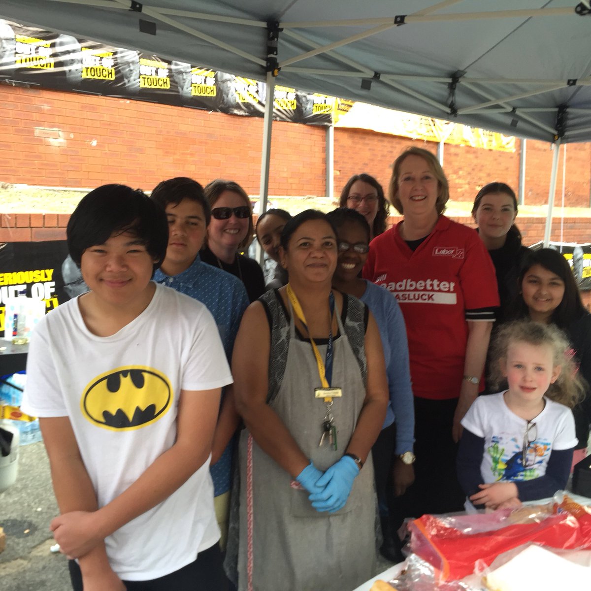 MichelleMidland's tweet photo. Great Sausage Sizzle & cakes at Swan View SHS - #myboothrules https://t.co/64yCvZCFkM