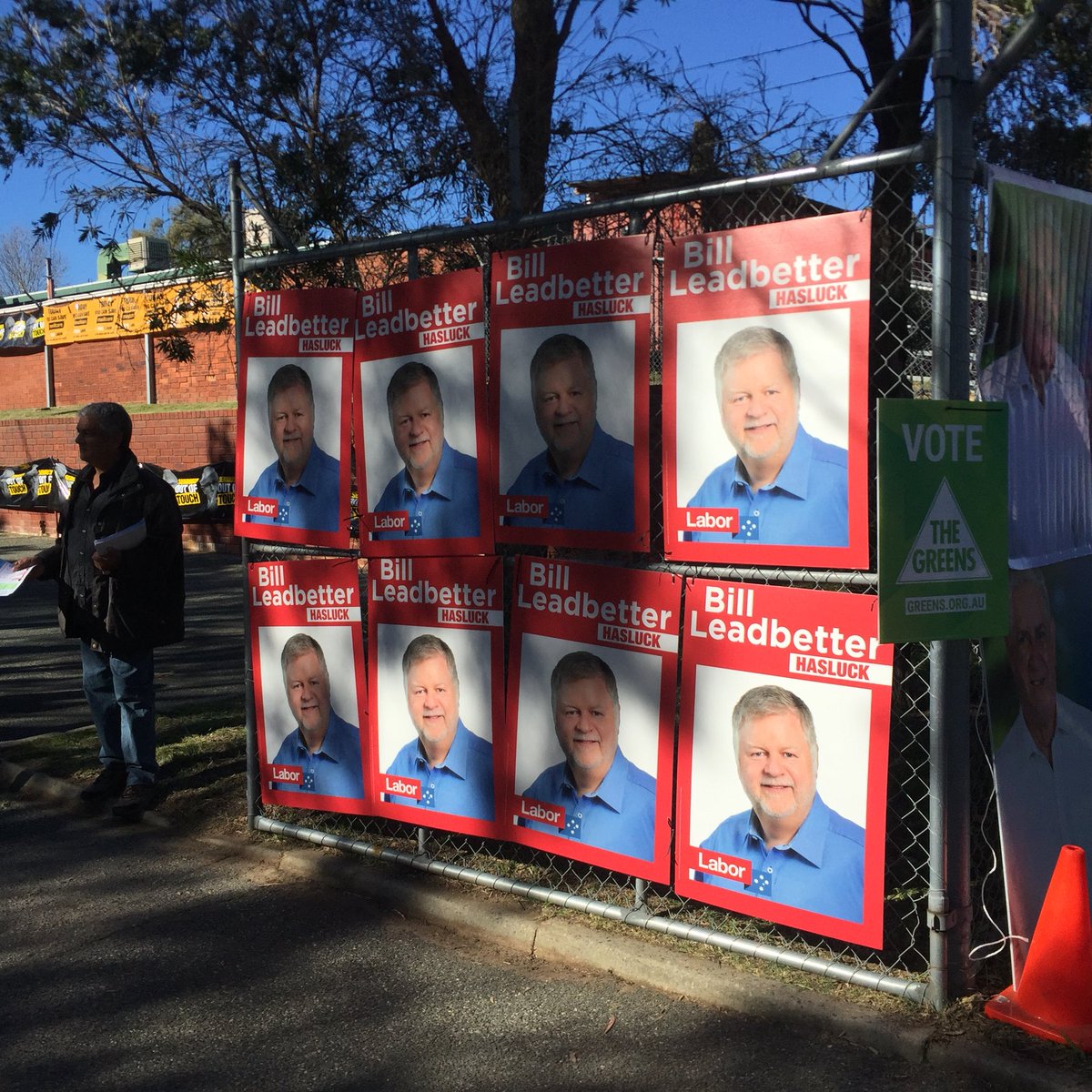 MichelleMidland's tweet photo. Just 3 hours left to vote @LeadbetterBill @billshortenmp in Hasluck #myboothrules & enjoy SAUSAGE SIZZLE https://t.co/EQpDyIIJI5