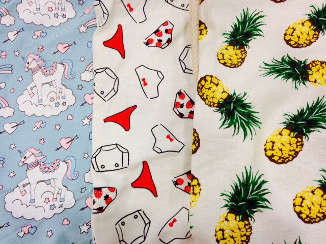 390americamura's tweet photo. 【新商品】ナップサックが新しく入荷しました！夏らしいパイナップル柄や🍍ユニークなパンツ柄、ゆめかわユニコーン柄など！どれもとっても可愛いですよ💘もちろん全品390円💎毎日がバーゲン価格です💚🎉 #欲しいと思ったらRT https://t.co/rmrUkj5SC1