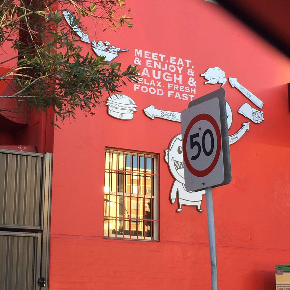 komisellathurai's tweet image. Want to meet-eat-and-enjoy-and-laugh-and-relax-fresh-fast-food? #copywriting #iknowwords #ihavethebestwords