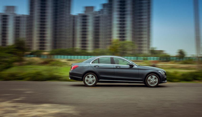 jagdevkalsi's tweet image. Must Read Detailed #Review - @MercedesBenzInd #C250d with latest #9GTRONIC transmission - goo.gl/133cyi