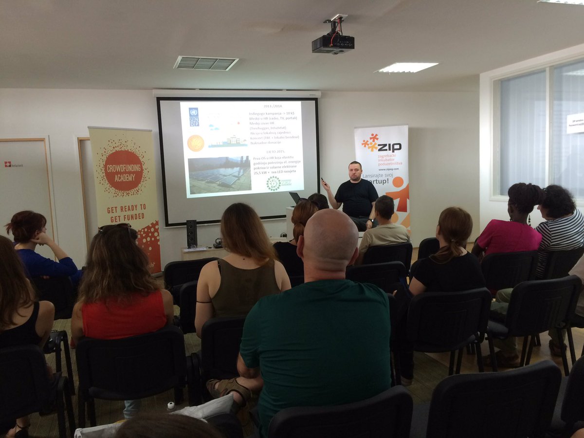 Počeo je 3. modul na #cfacademy u <a href="/ZIPZg/">Zipz.ggs</a>. <a href="/ivanszekeres/">Szekeres Iván</a> priča o grupama inicijalne potpore u #crowdfunding kampanji