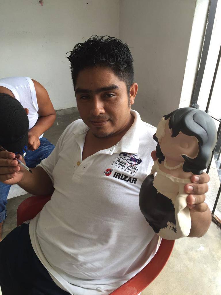 Arturo_MPulgar's tweet photo. #SSP #DGPyRS Programa de #Capacitación pintura de Ceramica a Internos de #Centla en coordinación con @H_aytocentla https://t.co/uNyjI4CwWs