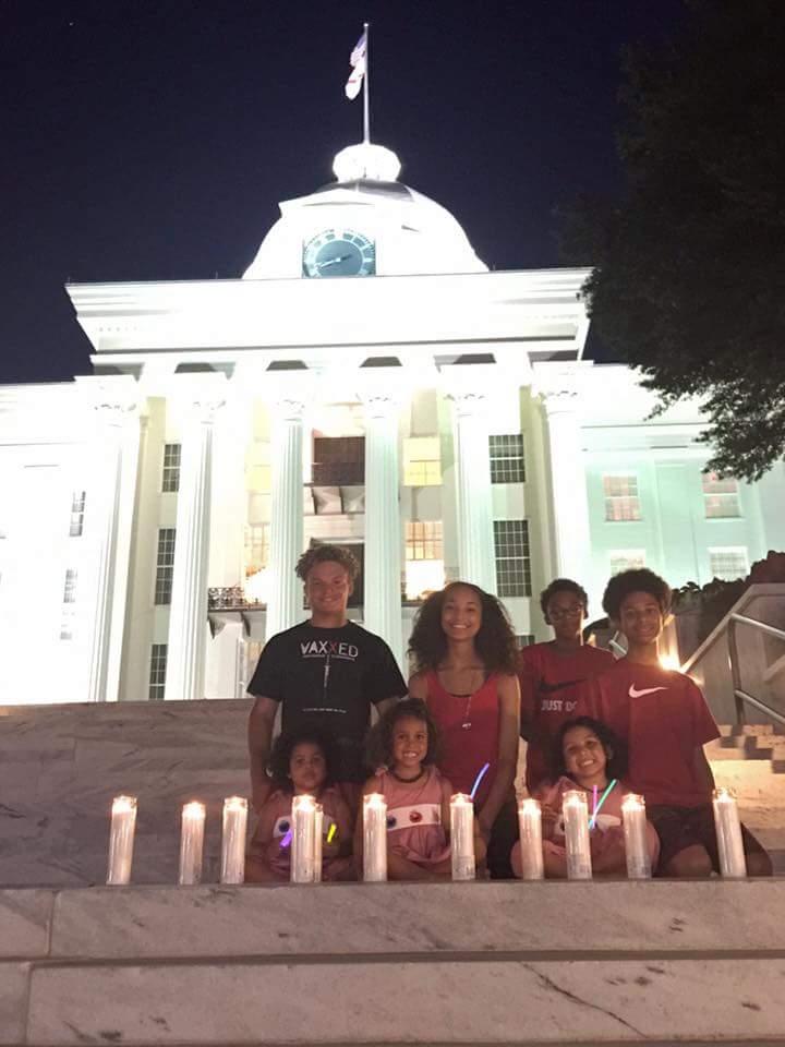 VaxxedMobile's tweet photo. Standing in solidarity with Cali right here in Alabama! SB277 mustn't stand! #SB277vigil https://t.co/8BIeNuEbjs