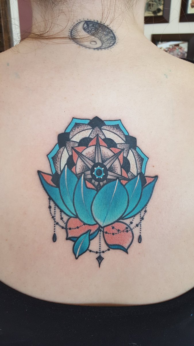 KristenNEELEY98's tweet photo. Forgot to post my tatto from Wednesday!! Im inlove! Thanks Chadd from @Studio13Tattoo https://t.co/Pz4dxg9jnA
