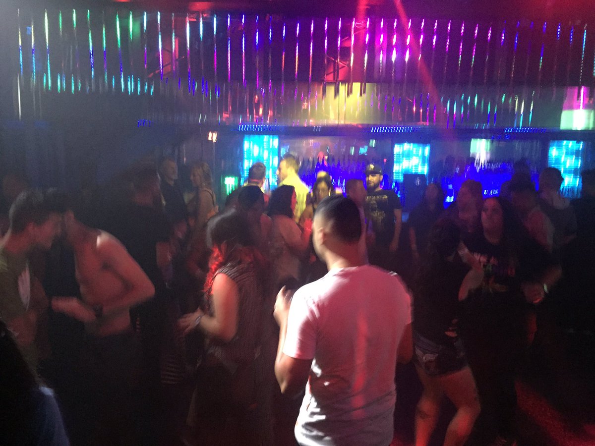 La gente in Central Florida resist dancing in the Gay Latin night. #QueerLatino