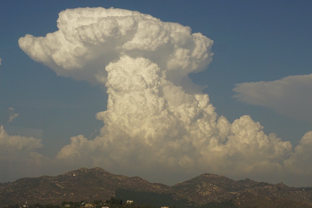 Cumulonimbus capillatus Arcus
