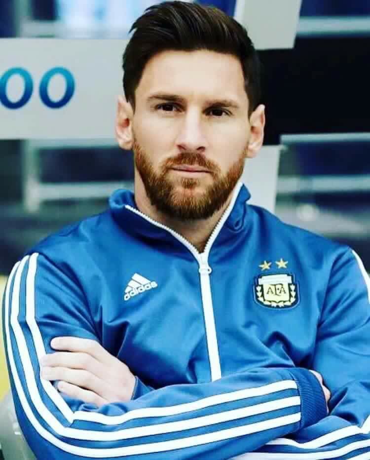93Ghan's tweet photo. Por Favor 🙏🏻🇦🇷👑💙 #NoTeVayasLio @TeamMessi @Argentina https://t.co/SP180FahIC