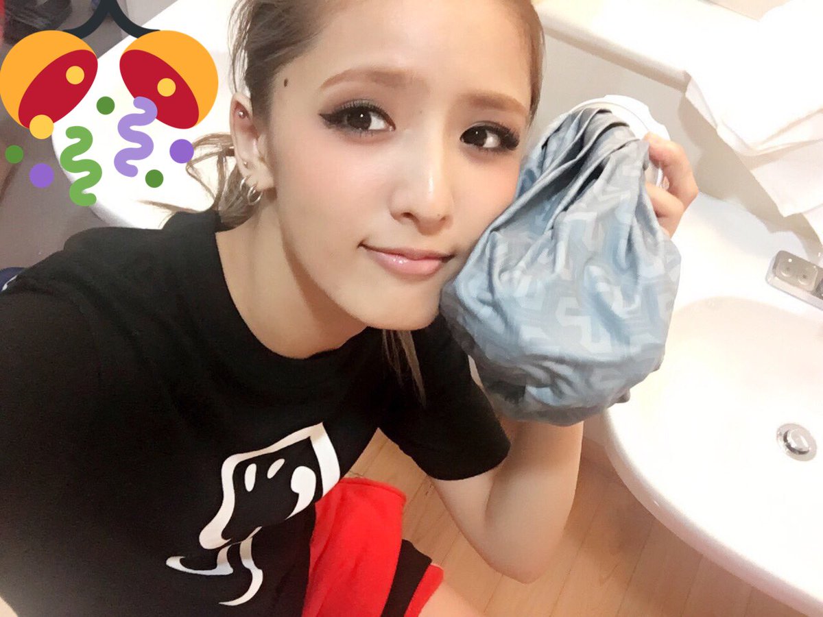 Karen_12055's tweet photo. 萩花ちゃんの誕生日までに1014RT行きたい🙁🙁💕
絶対無理やけどやってみよう!!
#萩花ちゃんBirthday
#藤井萩花知ってる人RT
#1014RT
#このツイート見た人RT
#Flower
#E-girls https://t.co/iF8tFA2nIY