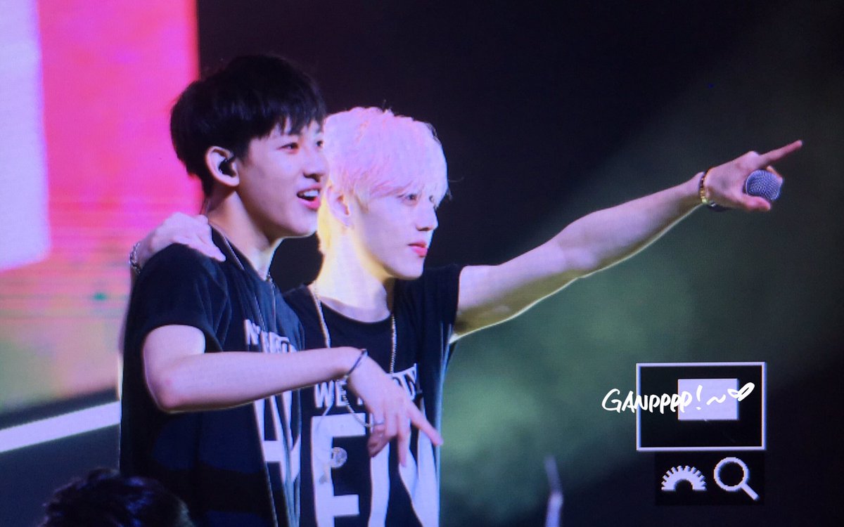 ganpppp's tweet photo. 160701 FLY IN DALLAS #mark #마크 #뱀뱀 #bambam 👉🏻👉🏻👉🏻👉🏻👉🏻👉🏻👉🏻 https://t.co/k7j5kbLurM