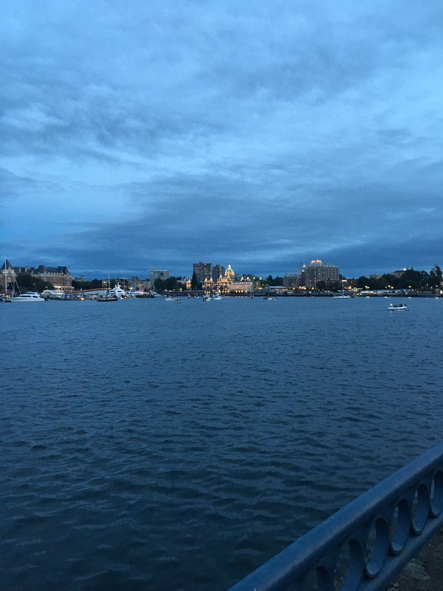 __AD__AD's tweet image. Worst choice of music downtown Victoria for Canada day..are we trapped in the 80's  #CanadaDay  #horriblemusic