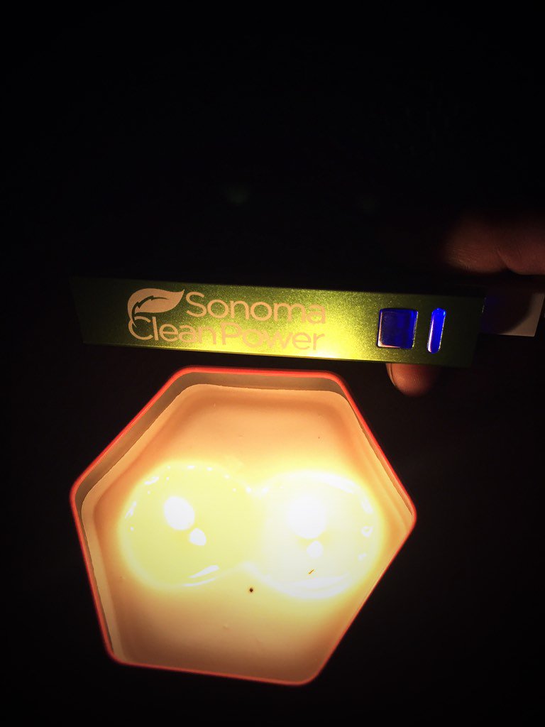 RachelLaFranchi's tweet photo. Powers out, but thanks for the backup power @SonomaCleanPow! https://t.co/CoZswPhfdf