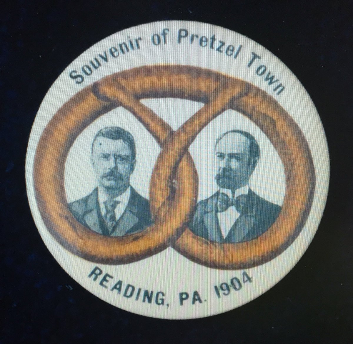 scottmussell's tweet image. On my wish list for #ButtonCon2016 next week in #Harrisburg! @APIC_USA @HakesAmericana #collectible #americana