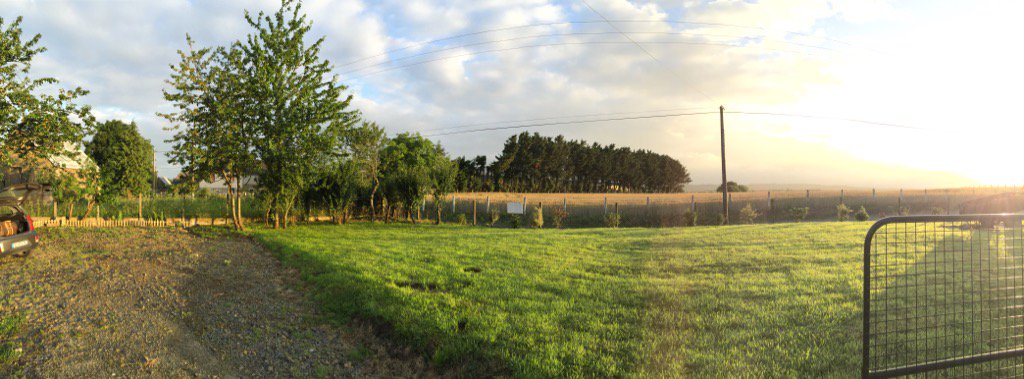 stuartb2011's tweet photo. Good morning provincial France! #Ceaux #TDF2016 @ReymondComms https://t.co/OKFhSEu1KH