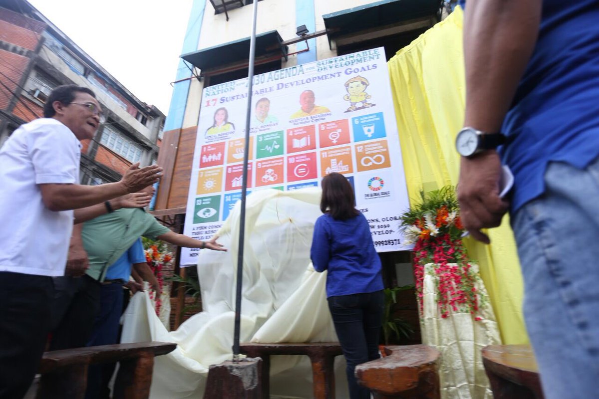 lenirobredo's tweet photo. [A] VP Leni led the unveiling of UN Sustainable Development Goals marker in Brgy. Tabuco, Naga City https://t.co/RUWZpeq8FZ