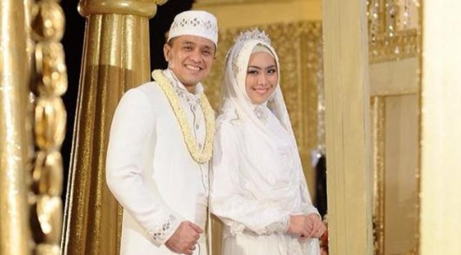 bintangcomID's tweet photo. Cerita Cinta, Ory Vitrio - Oki Setiana Dewi https://t.co/cbeqAW0hIV https://t.co/AAV3dsZsmh