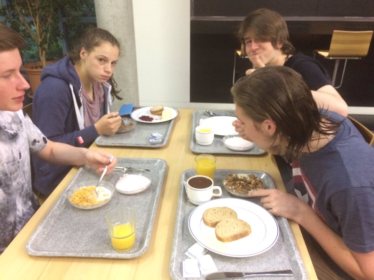 amersham_sci's tweet photo. Breakfast before CERN. #brexitfast https://t.co/k8bzqzuCSI