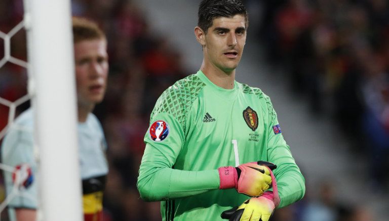 record_mexico's tweet photo. Thibaut Courtois, portero de Bélgica, habría golpeado a su DT tras eliminación en #EURO2016 https://t.co/631u1OVREF https://t.co/JCcRuSxTQ2