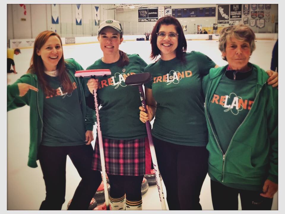Irishladiescurl's tweet photo. Ireland/@teambondgirls mash up at the @HollywoodCurl bonspiel! #sbb8 #curling https://t.co/90tSIe61CG