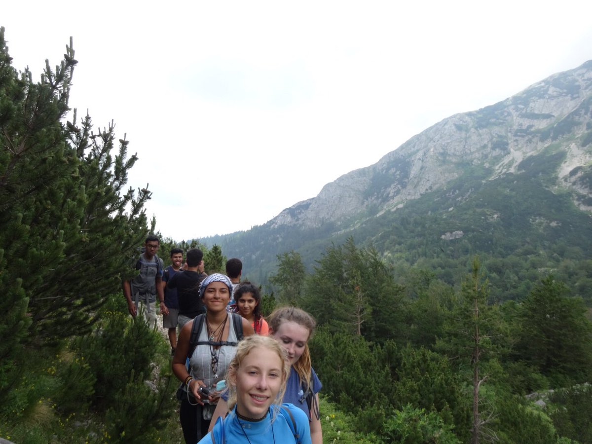 DohaDC_Wch's tweet photo. Trekking to the ice cave https://t.co/JabbGFcKE8