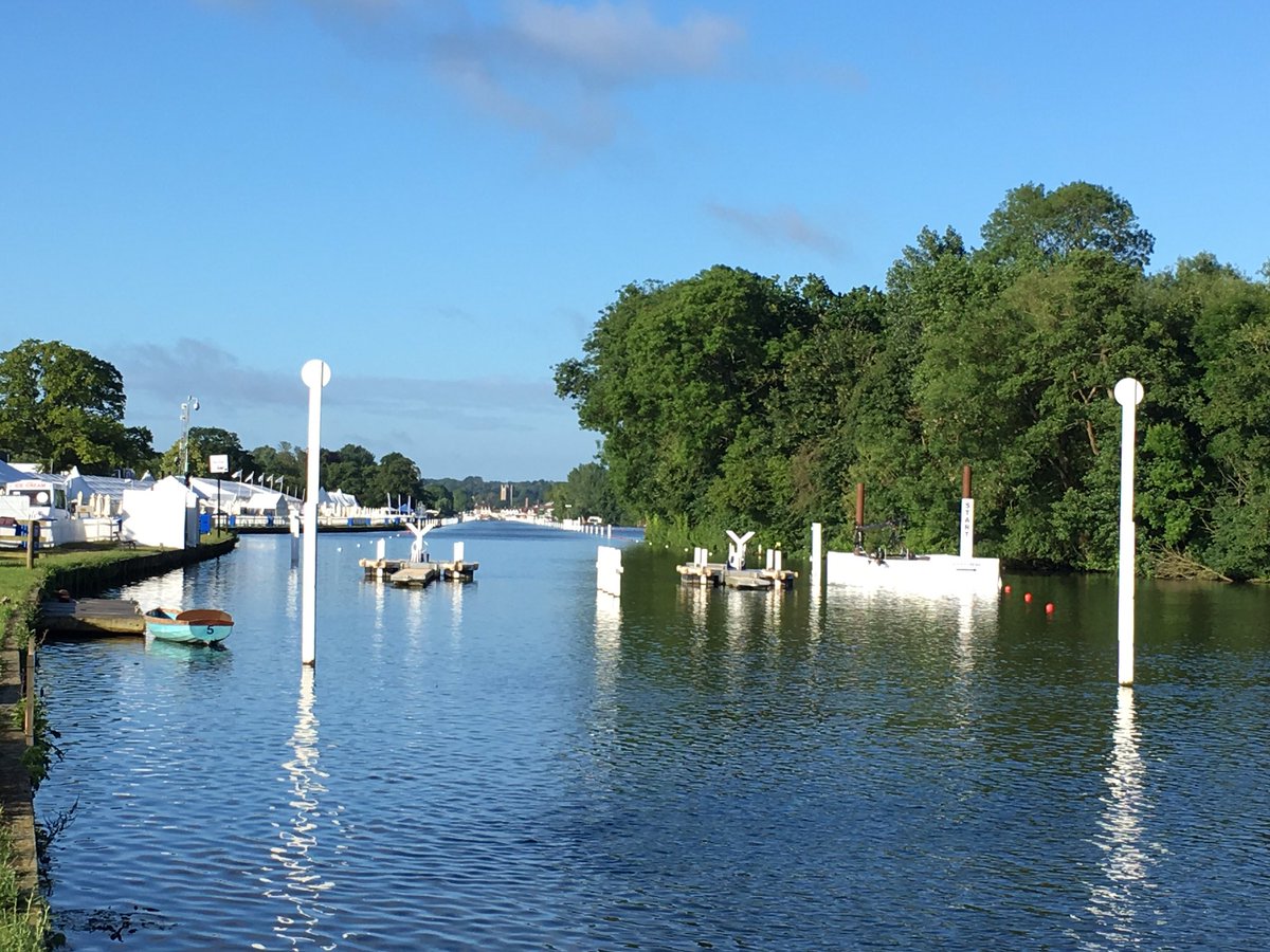 It's official - the ☀️is actually now out <a href="/HenleyRegatta/">Henley Royal Regatta</a> #HRR16 #ThisIsWhyWeRow