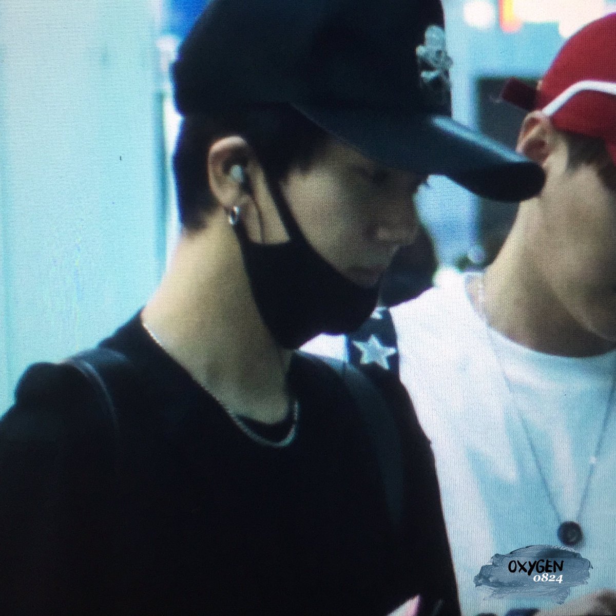oxygen0824's tweet photo. 160602 @shfly3424 Incheon airport preview 2 #김종운 #yesung #예성 #KimJongWoon https://t.co/4yswfj2qQD