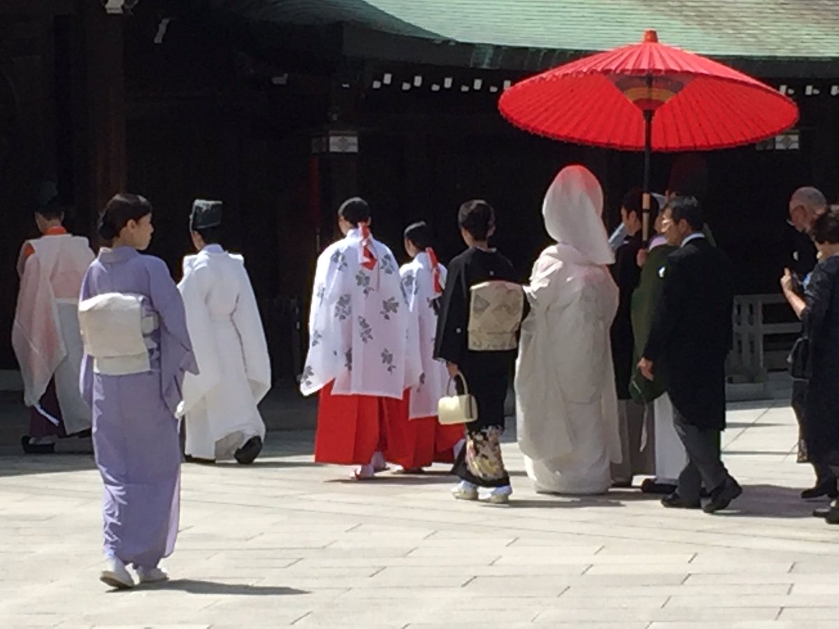 yuririri's tweet photo. @yuririri ち���みに私の神社詣りの花嫁さん遭遇率は半端ないです。みんなそうなのかな？ https://t.co/UgfPjYfu5Q