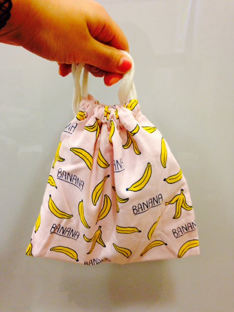 390americamura's tweet photo. 【新商品】ポーチでおなじみの大人気の柄が巾着になって仲間入りしましたよぉ‼😍💗持ち運びしやすい小さいサイズですがスマホやサングラスも入ります！👀✨もちろん全品390円🌠毎日がバーゲン価格です💚🎉 #欲しいと思ったらRT https://t.co/RtjUWIpdBe