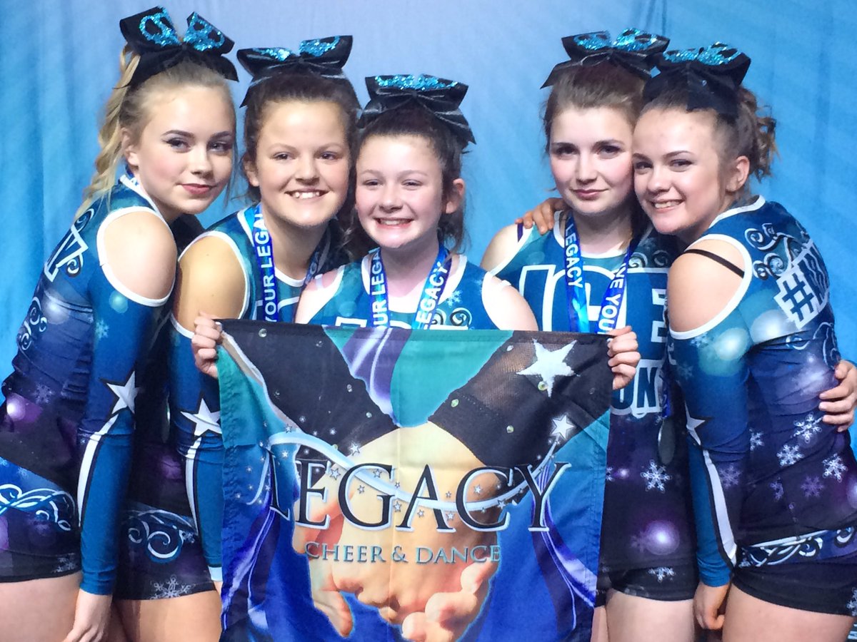 loumegxx's tweet photo. @LegacyCheerUK OMG @IceFusion2 senior level 3 stunt group national champions ❄️ https://t.co/3vZiJIvrHc