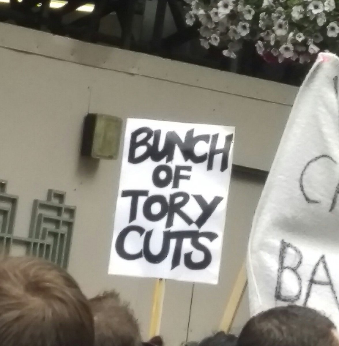 There's some seriously misspelled signs here #marchforeurope