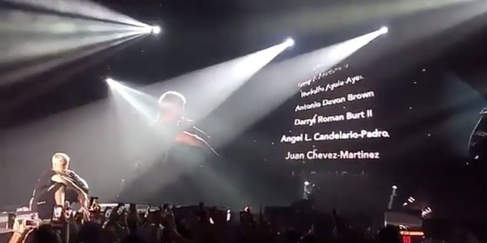 aTEEN_Magazine's tweet photo. Justin Bieber pays tribute to Pulse attack victims during his Orlando concert: https://t.co/MuTpUe9kZE https://t.co/zPKrS6Z14M
