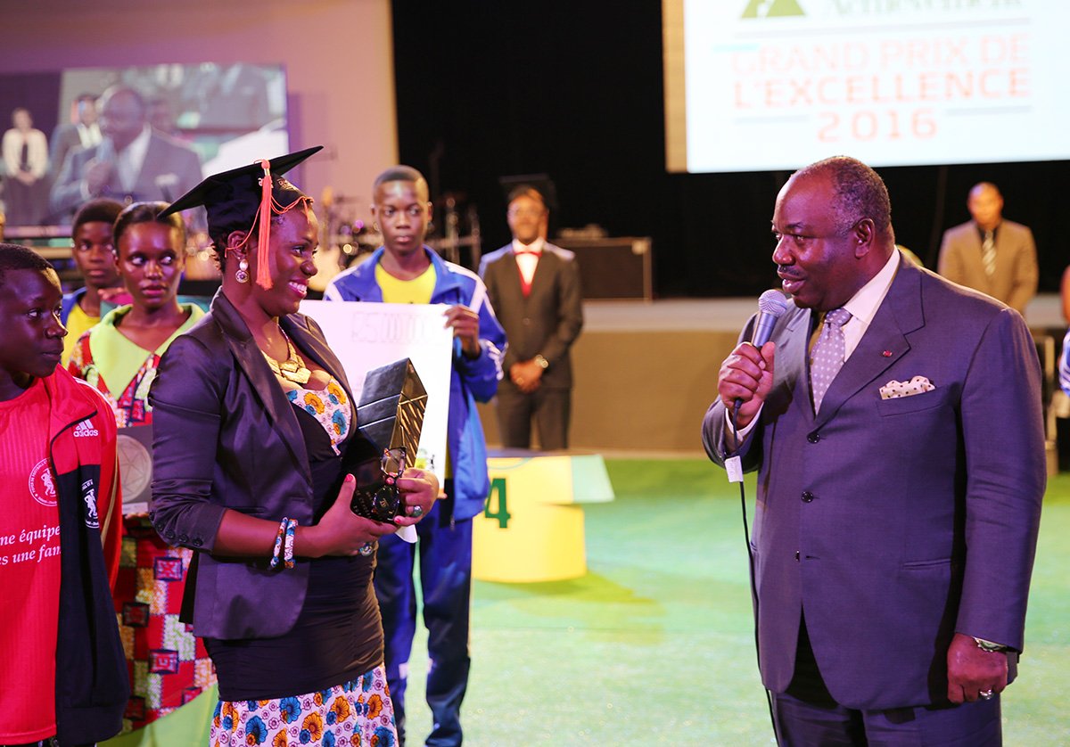 D.G Effa Ndong obtient JA Grand Prix Excellence 2016 décerné par <a href="/PresidentABO/">Ali Bongo Ondimba</a> à LBV <a href="/jeune_afrique/">Jeune Afrique</a> <a href="/RFIAfrique/">RFI Afrique</a>