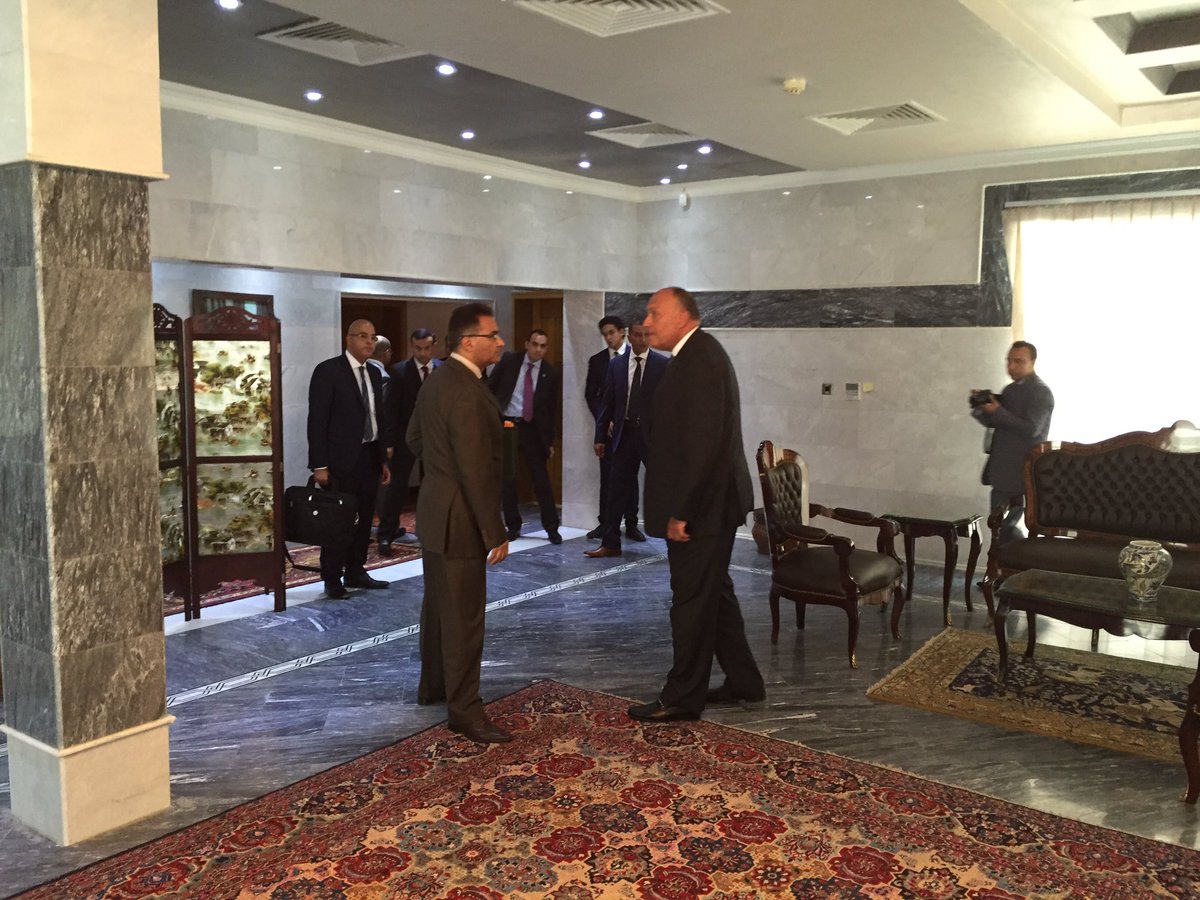 وزير الخارجيه المصري يفتتح مبنى السفاره المصريه الجديد في بغداد  CmW3dWaXgAAc3sg