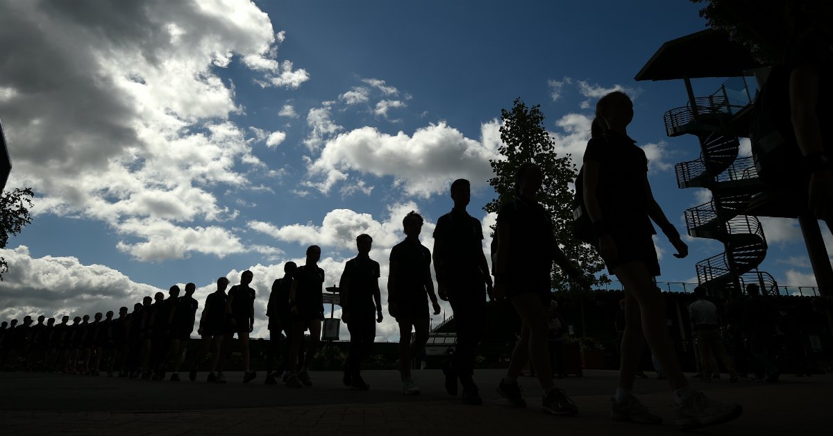 Wimbledon's tweet image. Tickets for Middle Sunday will be on sale via Ticketmaster at 3pm today. Details: bit.ly/297Ey4H #Wimbledon