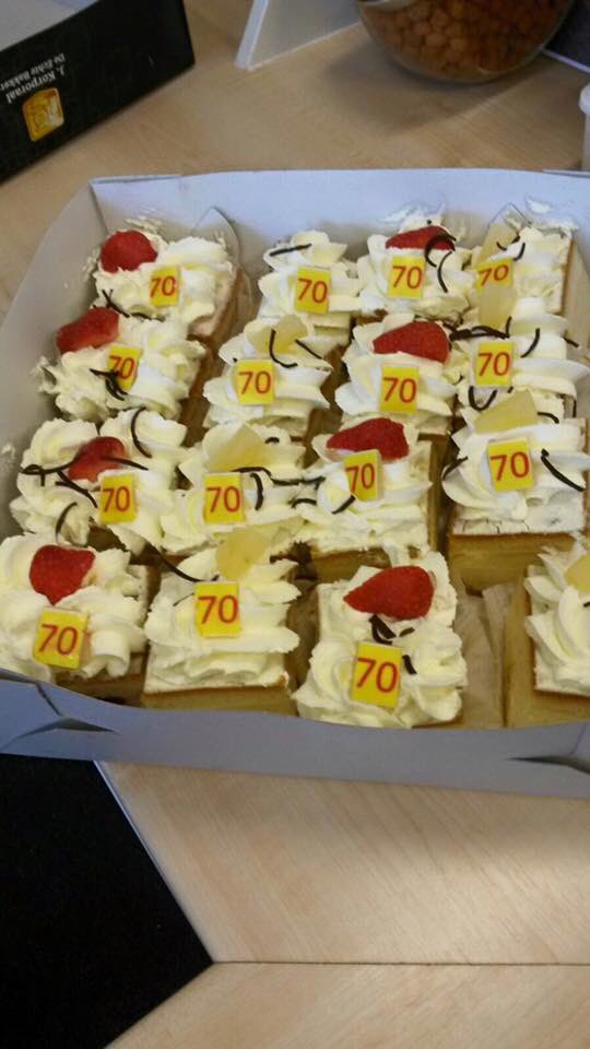 Slagwerkkorps #Oranjegarde #klundert 70 jaar!Dit werd donderdagavond tijdens de repetitie gevierd met speciaal gebak