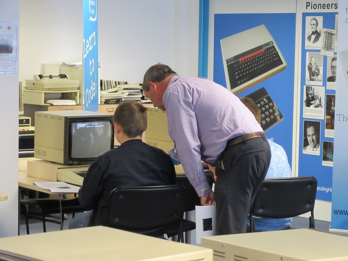 VivaComputer's tweet image. Learning to code on the BBC Micro with Eben Upton.