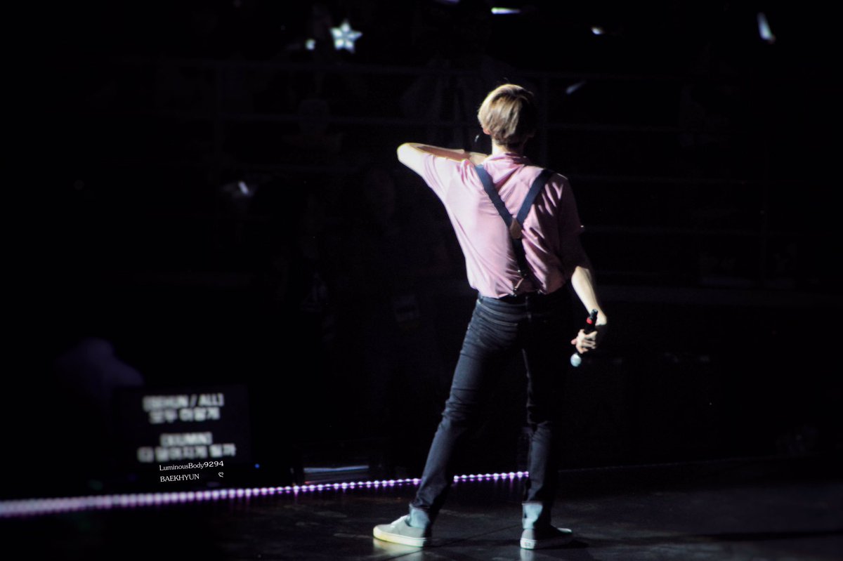 LumiousBody9294's tweet photo. #BAEKHYUN #변백현 #백현 150719 Beijing 😍😌😆🙁 https://t.co/wJOIRsOEKt
