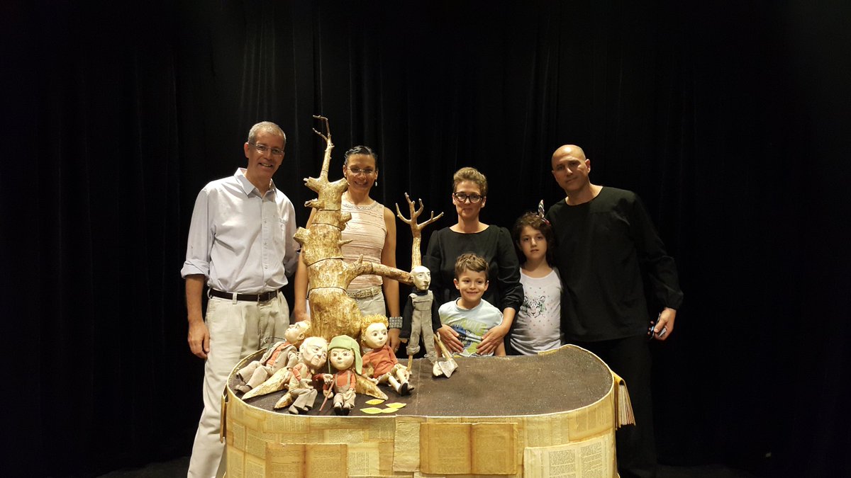 SimonRoded's tweet photo. Had fun with Ganit &amp; many kids who came to see  Israel's the #KeyTheater at Bkk Int'l Children Theater Festival. https://t.co/wqVOg3YWx2