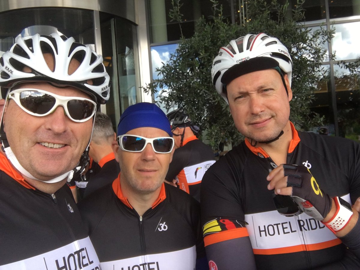 advanwerkhoven's tweet photo. We gaan zo starten!! #toerdutour @HotelRidderkerk #waarisanne https://t.co/D6BzCBribh