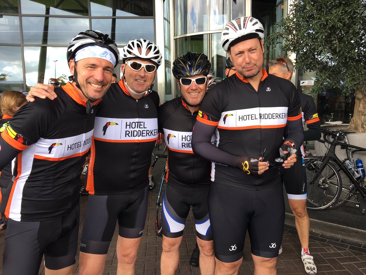 advanwerkhoven's tweet photo. We gaan zo starten!! #toerdutour @HotelRidderkerk #waarisanne https://t.co/D6BzCBribh