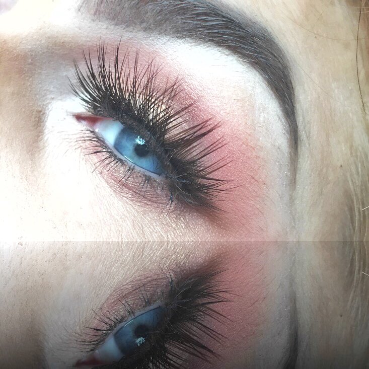 amie_edmonds's tweet image. @inglotireland Sunmer palette review is up on beautitude.ie this morning 🙋🏼 I've been using it er'day