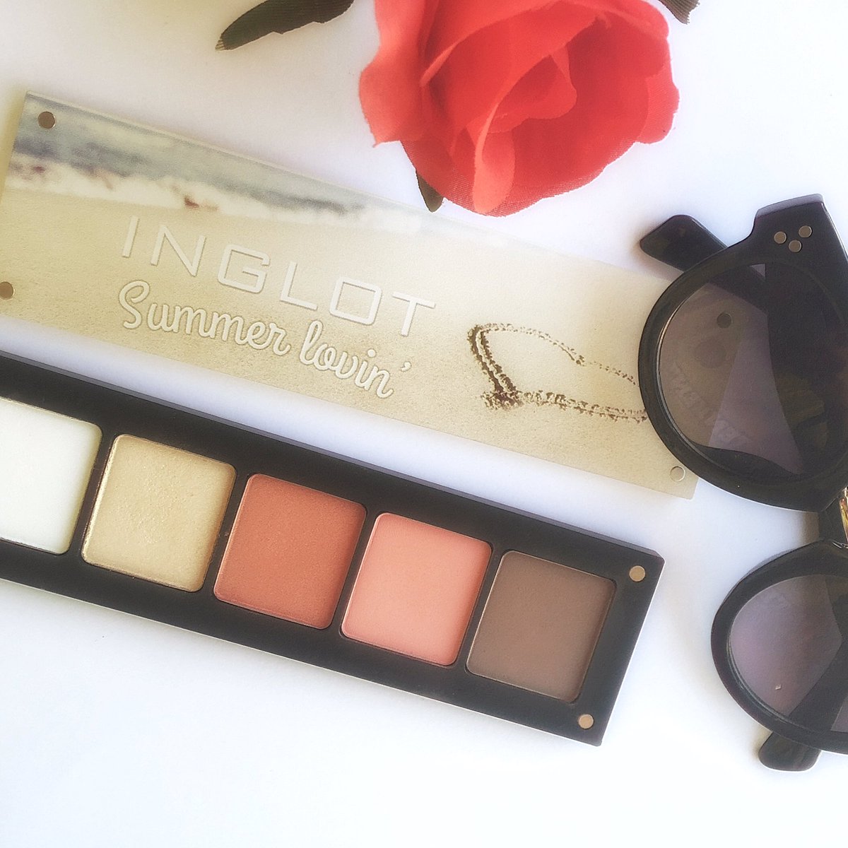 amie_edmonds's tweet image. @inglotireland Sunmer palette review is up on beautitude.ie this morning 🙋🏼 I've been using it er'day