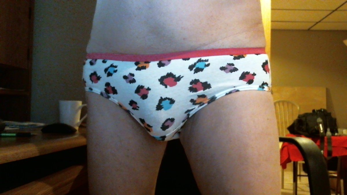 mikey70072's tweet photo. morning #pantsoftheday a little color and almost a #dicslip https://t.co/NYB18acMUq