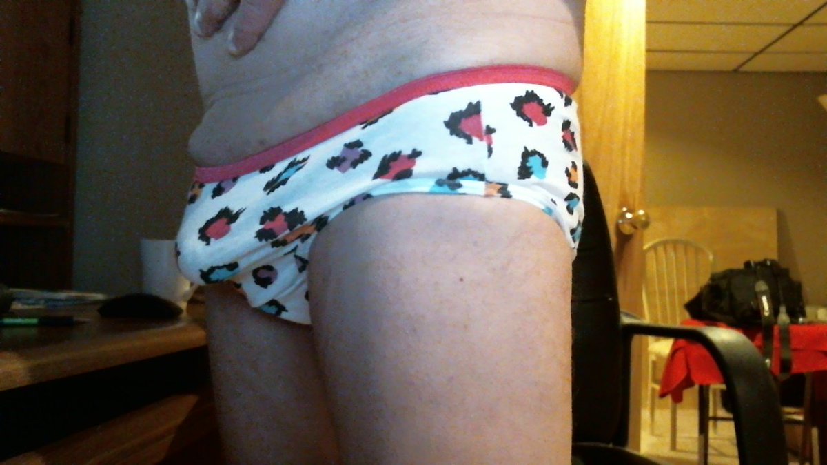 mikey70072's tweet photo. morning #pantsoftheday a little color and almost a #dicslip https://t.co/NYB18acMUq