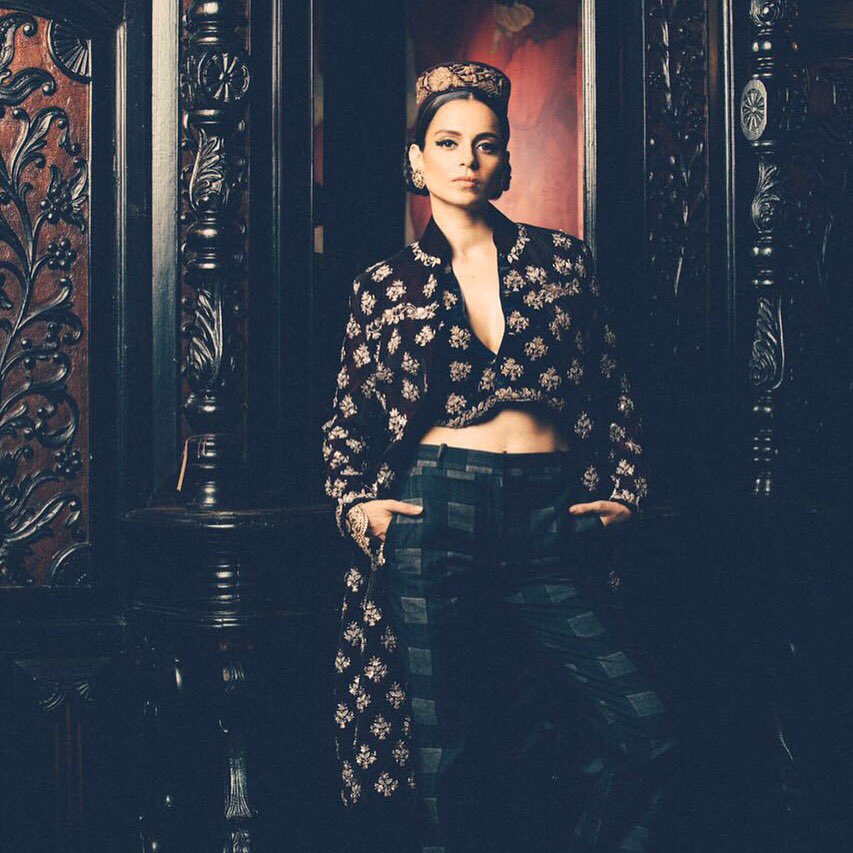 filmfare's tweet photo. Queen #KanganaRanaut dazzles for the King of couture, @ManishMalhotra and the combination is proving to be lethal. https://t.co/9uc3w79W6Z