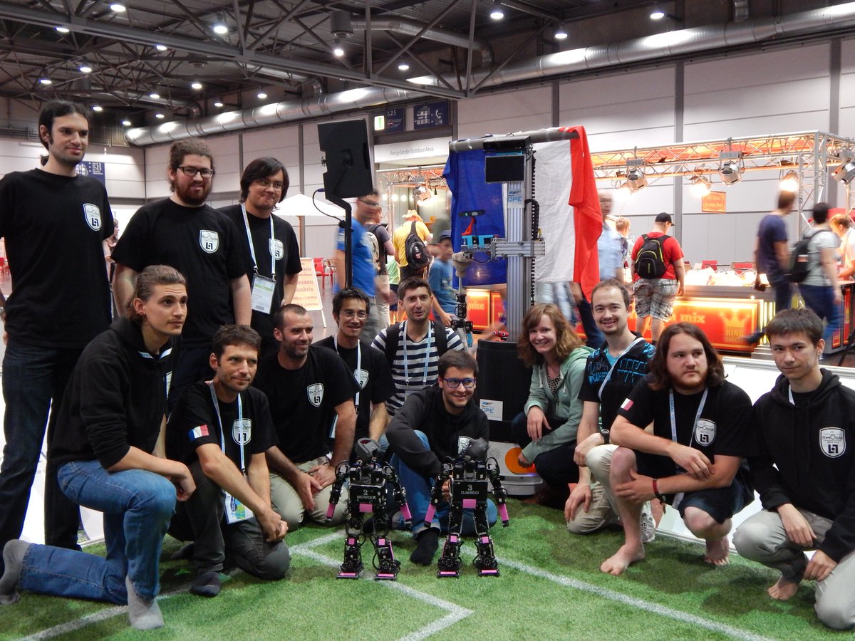 RhobanRobots's tweet photo. Match against team RoboFEI-HT: victory 4 - 0 ! https://t.co/wPeIFLTKbQ
