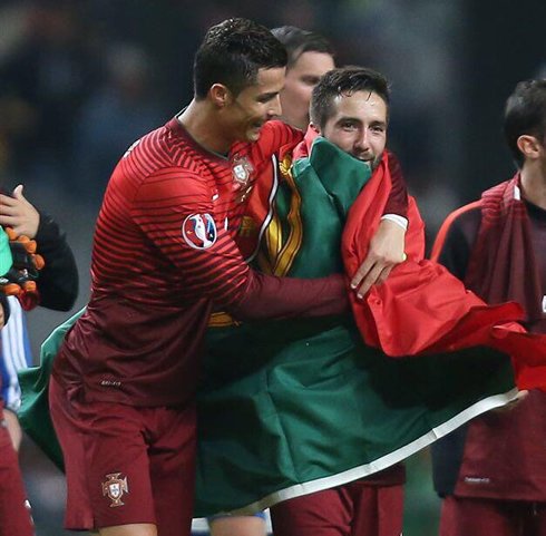 What Cristiano Ronaldo said to Moutinho before the penaltys in Portugal vs  Poland on Make a GIF